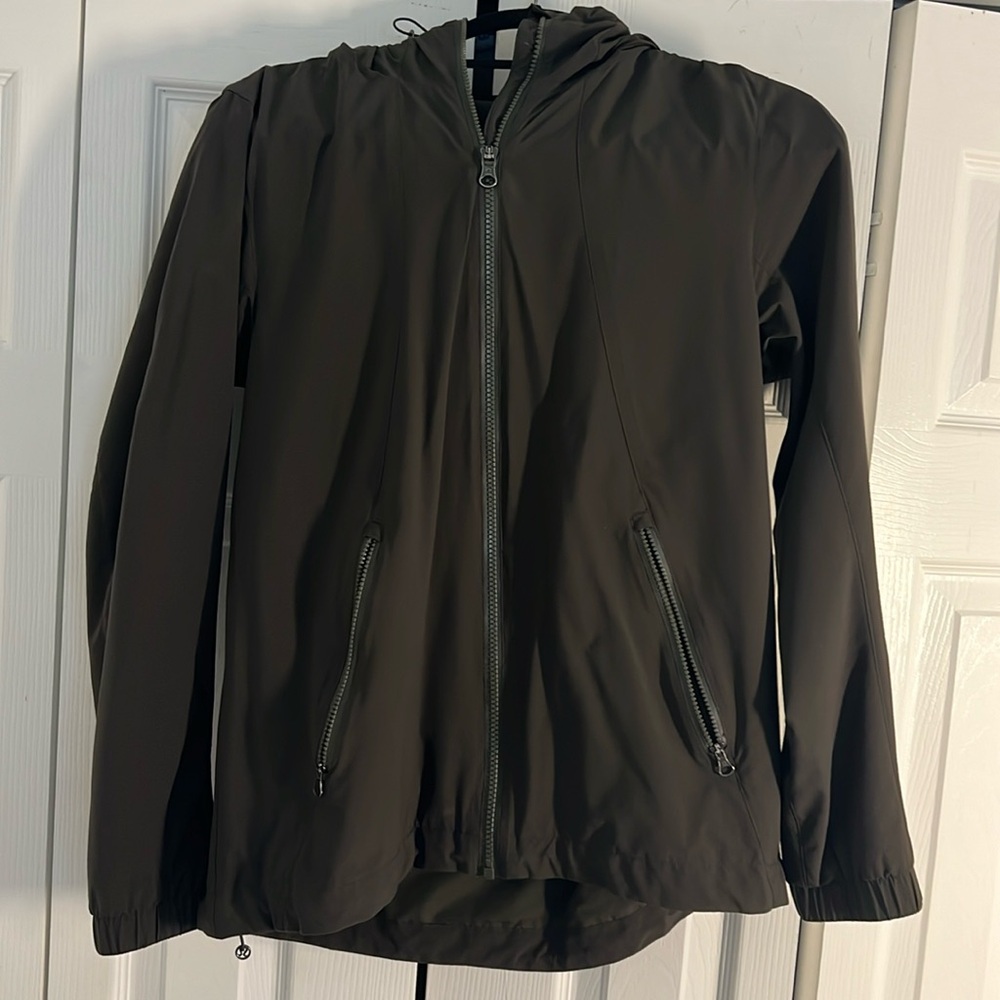 Lululemon olive green rain jacket